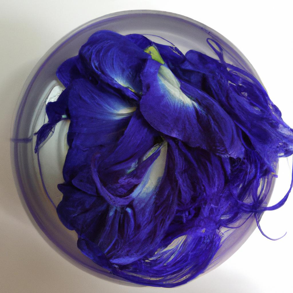 Using butterfly pea flower to promote hair growth and prevent dandruff
